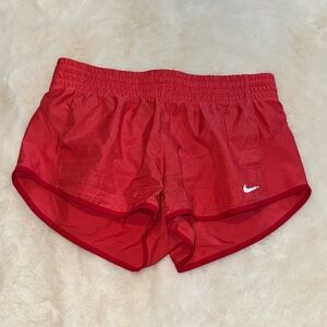 Nike women’s shorts red size small
